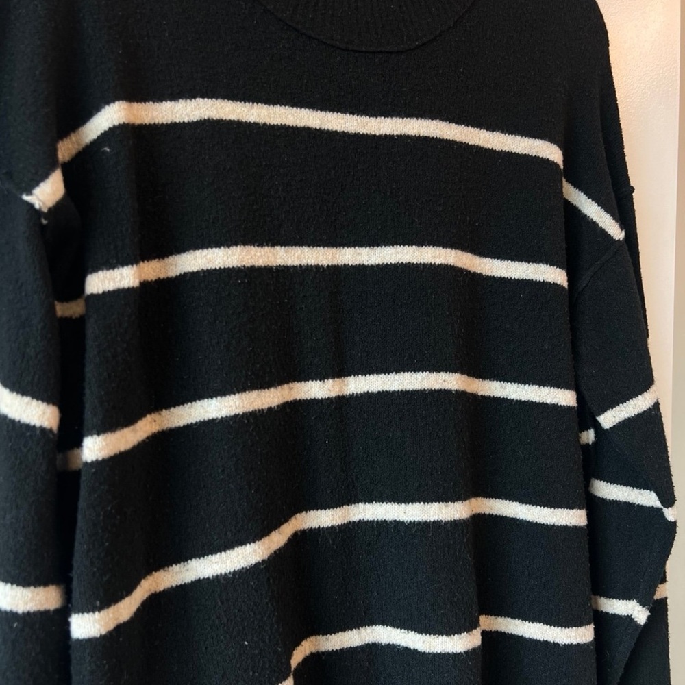 Aerie Unreal Sweater - Picture 2 of 3
